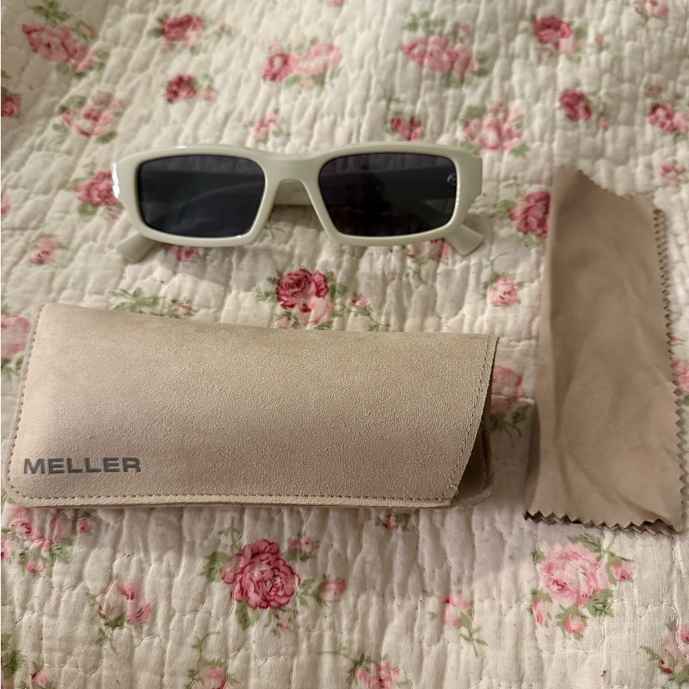 White Rectangular Sunglasses With Dark Lenses - image 2
